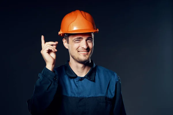 Tiro Estúdio Trabalhador Industrial Capacete Laranja Tem Uma Ideia — Fotografia de Stock