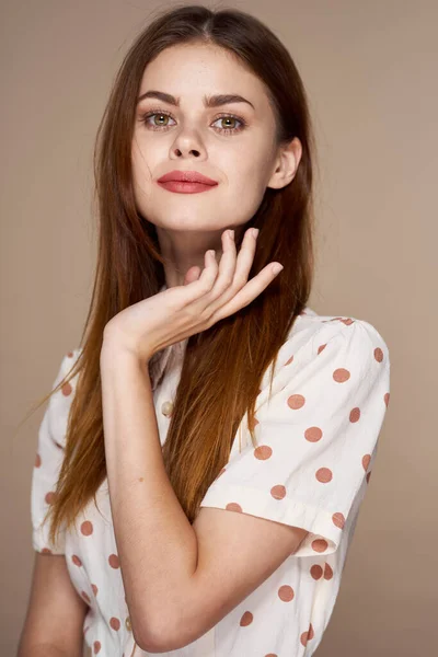 Young Beautiful Woman Posing Isolated Beige Background — Stock Photo, Image