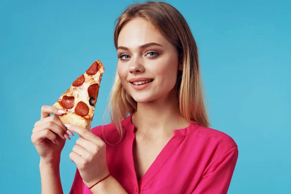 Junge Schöne Frau Mit Pizza Auf Isoliertem Hintergrund — Stockfoto