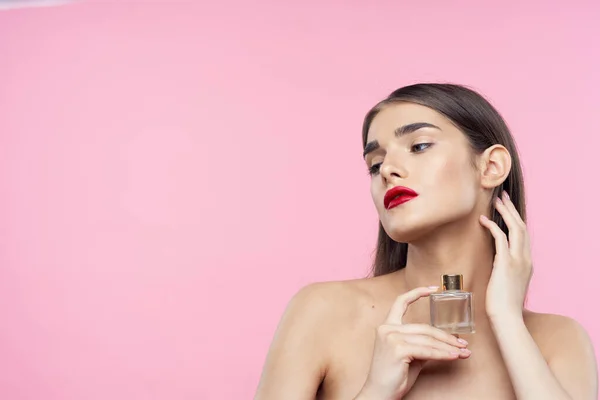 Retrato Mujer Joven Hermosa Con Frasco Perfume — Foto de Stock