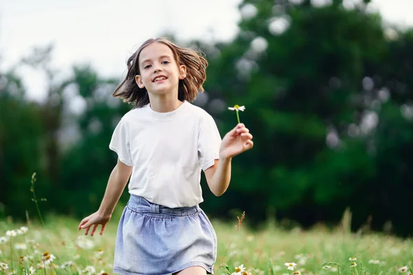 Beautiful Cute Girl Having Fun Field — Stock Photo, Image