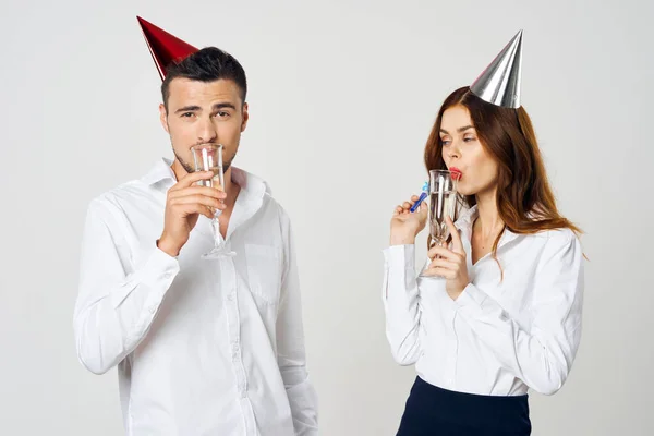 Retrato Jovem Belo Casal Celebrando Aniversário Com Champanhe — Fotografia de Stock