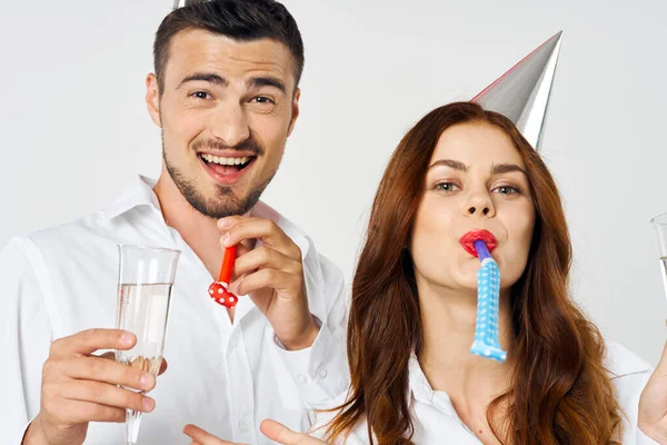 Porträt Eines Jungen Schönen Paares Das Geburtstag Mit Champagner Feiert — Stockfoto