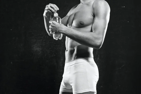 Jovem Muscular Ajuste Homem Com Água Estúdio — Fotografia de Stock