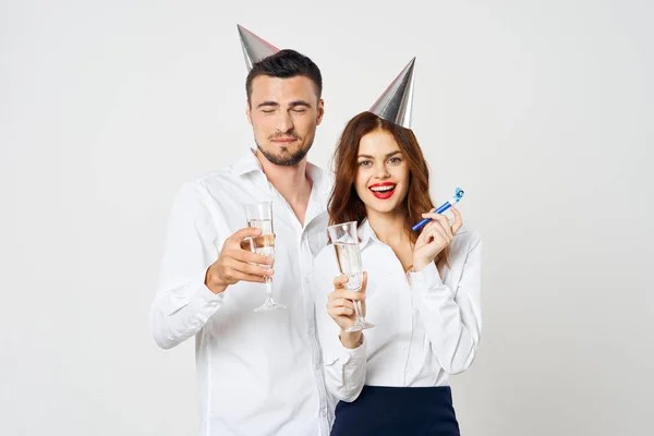 Portrait Jeune Beau Couple Célébrant Son Anniversaire Avec Champagne — Photo