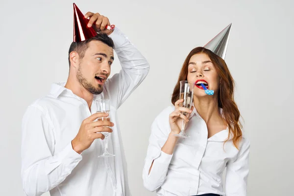 Porträtt Unga Vackra Par Firar Födelsedag Med Champagne — Stockfoto