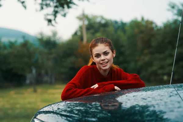 Mladá Krásná Žena Řidič Autě — Stock fotografie