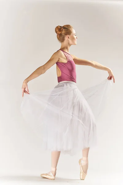 Bailarina mujer danza realizado silueta luz fondo — Foto de Stock