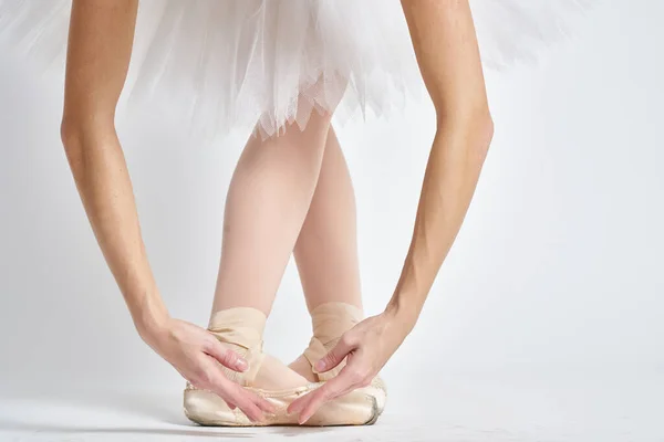 Silhouette ballerina attraktiv dans utför flexibilitet motion — Stockfoto