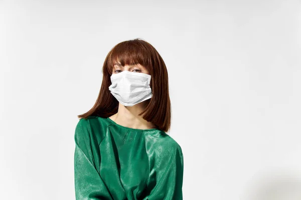 Woman in fashion dress posing in medical mask virus covid-19 — Stock Photo, Image