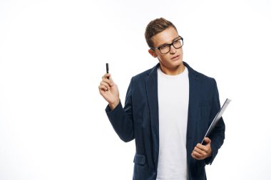 Belge sahibi bir adam ofis yöneticisi resmi ışık arkaplanı