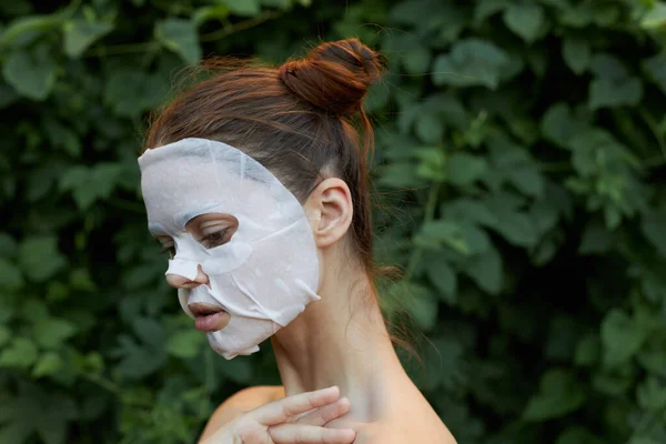 Portrét dívky Anti-vráska maska Zavřené oči přírodní vzhled kosmetologie — Stock fotografie