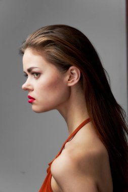 Gri arka plan kozmetik ürünleri 