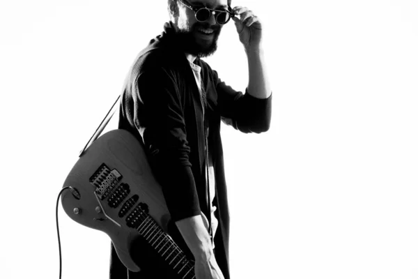 ギターロックスター芸能番組付き男性音楽家 — ストック写真