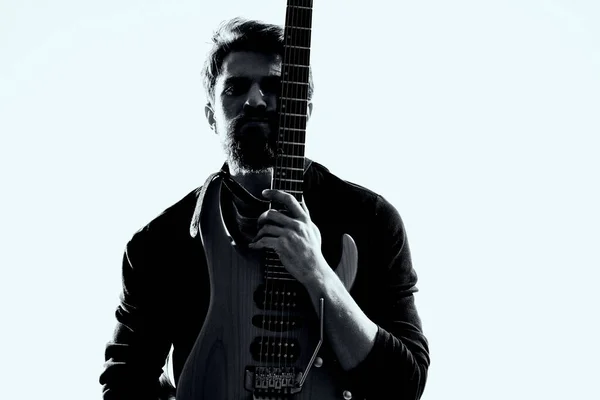 Guitarrista músico executando música de entretenimento de guitarra elétrica — Fotografia de Stock