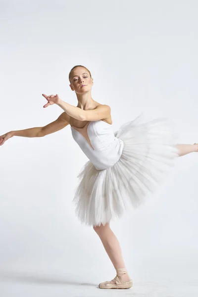 Bailarina Tutu Realizando Exercício Dança Foto Alta Qualidade — Fotografia de Stock