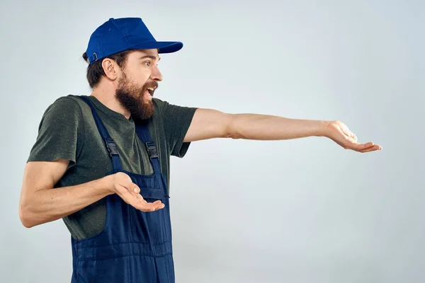 Homem em forma de trabalho emoções estilo de vida serviço de entrega luz de fundo — Fotografia de Stock