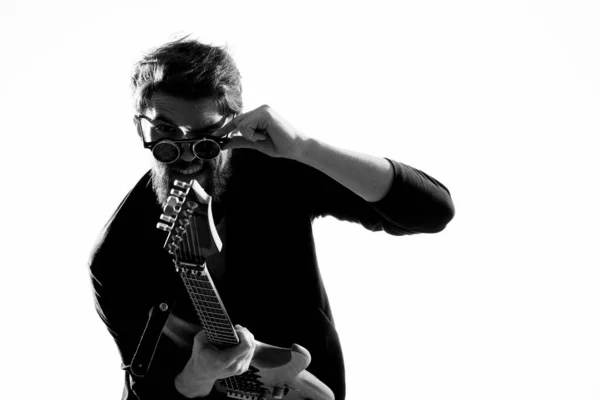 기타 록스타 연예 프로그램을 연주하는 남성 음악가 — 스톡 사진