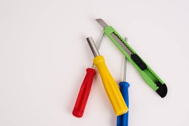 Onarım endüstrisi için hafif arka plan donanımı üzerinde tornavidalar
