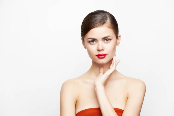 Woman with bare shoulders Look forward red lips charm — Stock Photo, Image