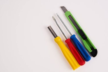 Onarım endüstrisi için hafif arka plan donanımı üzerinde tornavidalar