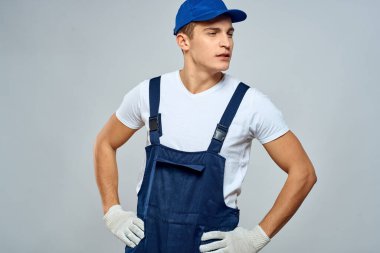 Forklift üniformalı adam teslimat servisi ışığı geçmişi