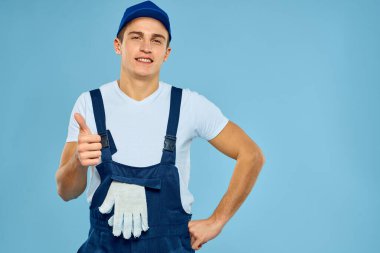 Servis elemanı mavi arkaplan sunuyor.