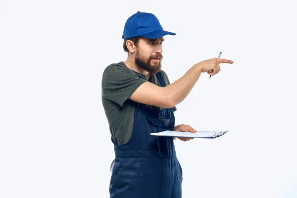 Man in werkvorm documenten laden werknemer dienst levensstijl — Stockfoto