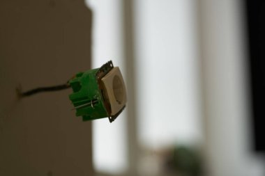 Bir nesnenin soket kurulumu onarımı bu malzemedir