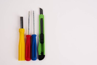 Onarım endüstrisi için hafif arka plan donanımı üzerinde tornavidalar