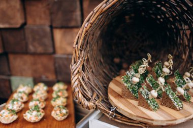 Masada meze farklı türde görünümü Kapat