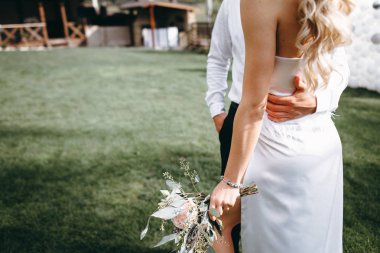 Düğün çift açık poz