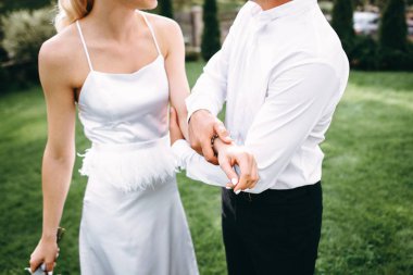 Düğün çift açık poz