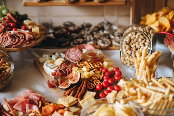 Varietà Cibo Festivo Ristorazione Piatti Assi Con Antipasti — Foto Stock