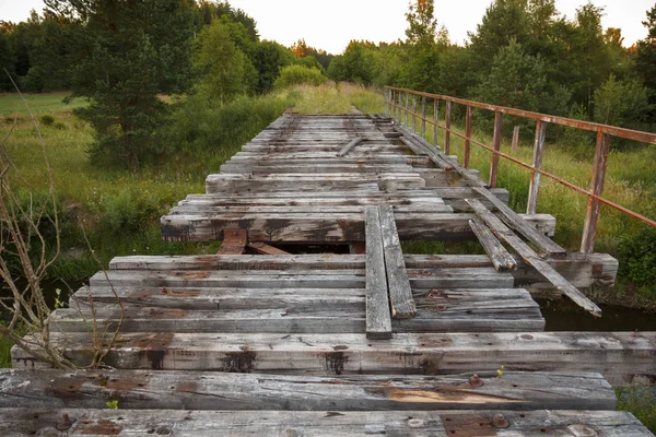 Abandoned railway bridge — Stock Photo, Image
