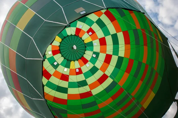 Hot air balloon preparing for flight — Stock Photo, Image