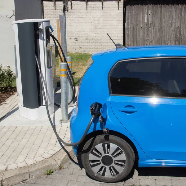 電気自動車の充電 — ストック写真