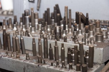 Tornavida mezartaşı çok