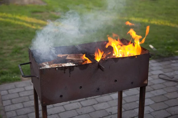 Oude metalen grill — Stockfoto