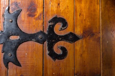 metal el yapımı menteşe