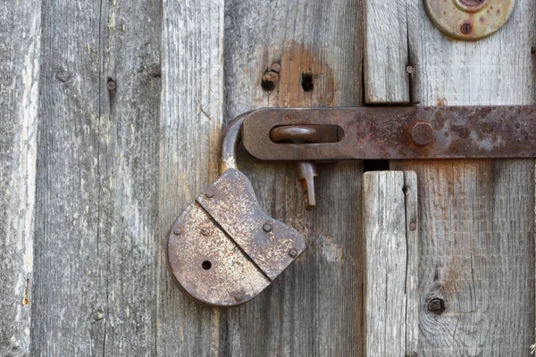 旧大挂锁 — 图库照片