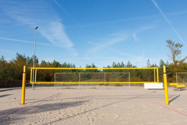 donanımlı plaj voleybolu sahası