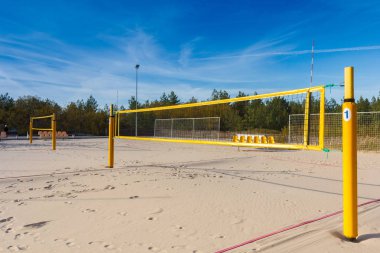 donanımlı plaj voleybolu sahası