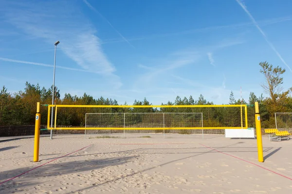 donanımlı plaj voleybolu sahası