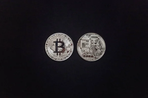 Ασημένια Bitcoins Μαύρο Φόντο Ηλεκτρονική Εικονικά Χρήματα Για Web Banking — Φωτογραφία Αρχείου