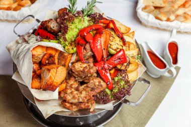 et, sebze ve balık ızgara