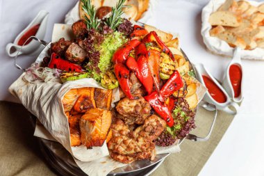 et, sebze ve balık ızgara