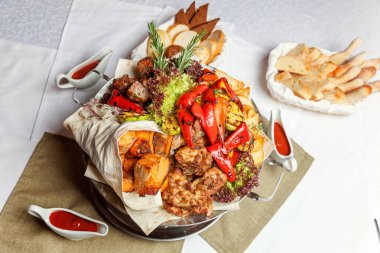 et, sebze ve balık ızgara