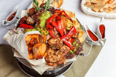 et, sebze ve balık ızgara