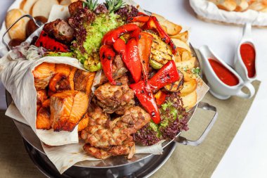 et, sebze ve balık ızgara